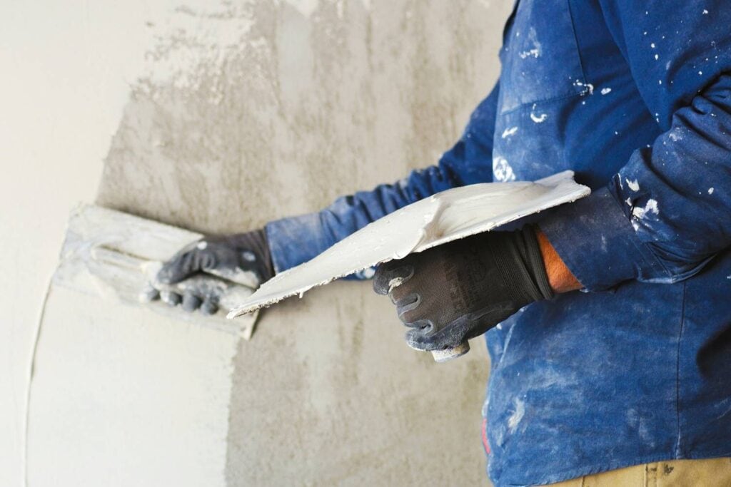 what is the reason behind cracks in cement plaster